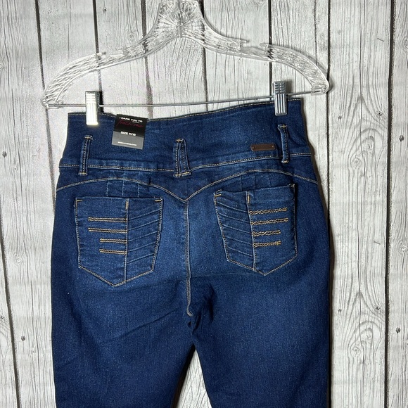 Modaxpress back panel lift stretchy jeans size 11/12 - Picture 12 of 14